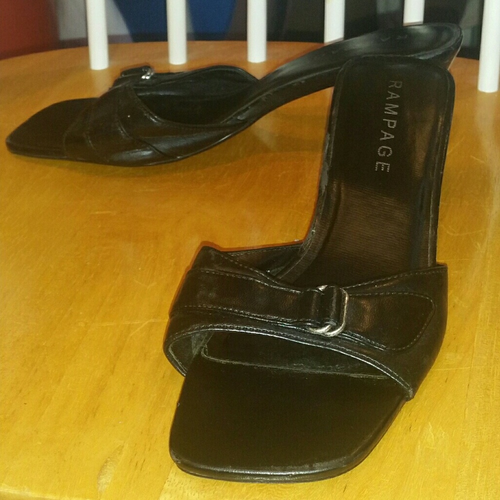Heels - Picture 2 of 3
